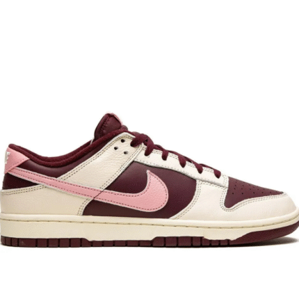 Nike SB Dunk Low - Valentine's Day 2023